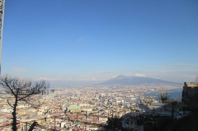 Автор: Yarik k88 - собственная работа, CC BY-SA 4.0, https://commons.wikimedia.org/w/index.php?curid=75326169 Везувий